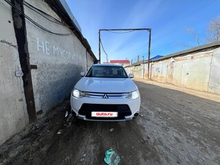 2014 Mitsubishi Outlander III, белый, 1700000 рублей, вид 1