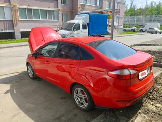 2016 Ford Fiesta Mk6 Рестайлинг, красный, 950000 рублей, вид 5