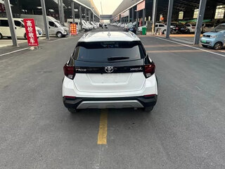 2022 Toyota Yaris L X XP150 Рестайлинг, белый, 1150700 рублей, вид 4