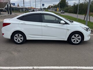 2014 Hyundai Solaris I Рестайлинг, белый, 970000 рублей, вид 2