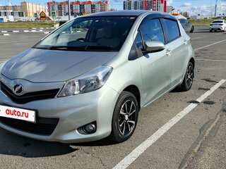 2013 Toyota Vitz III (XP130), серый, 890000 рублей, вид 3
