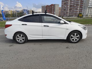 2015 Hyundai Solaris I Рестайлинг, белый, 790000 рублей, вид 3
