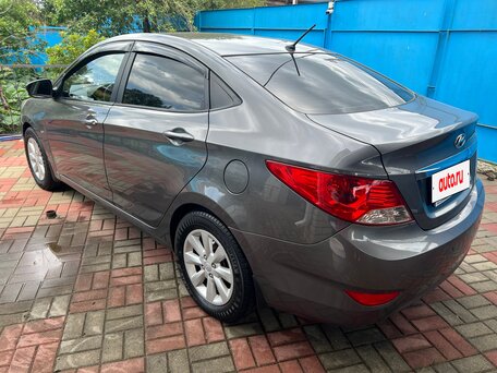 2013 Hyundai Solaris I, чёрный, 680000 рублей, вид 5