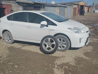 2013 Toyota Prius III Рестайлинг (XW30), белый, 1350000 рублей, вид 2