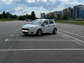 2010 Fiat Punto III Grande Punto, белый, 400000 рублей, вид 2