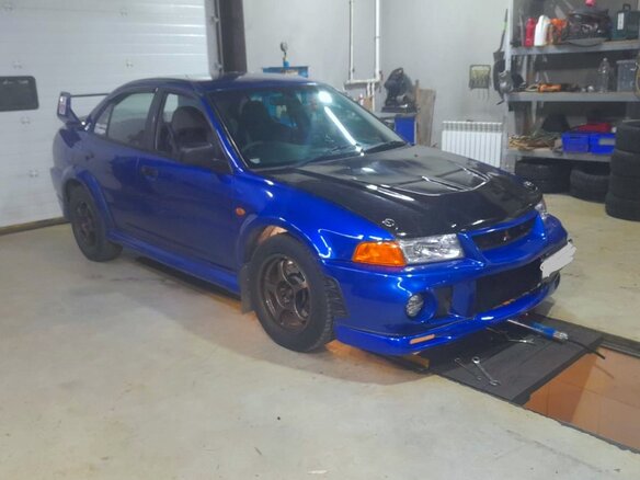 1998 Mitsubishi Lancer Evolution V, синий, 700000 рублей - вид 1