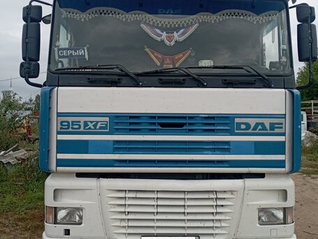 1999 DAF 95XF, белый, 650000 рублей, вид 1