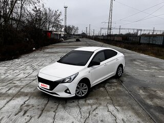 2022 Hyundai Solaris II Рестайлинг, белый, 1710000 рублей, вид 2