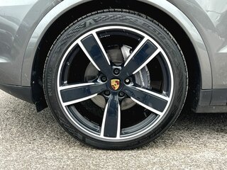 2018 Porsche Cayenne III, серый, 5750000 рублей, вид 4