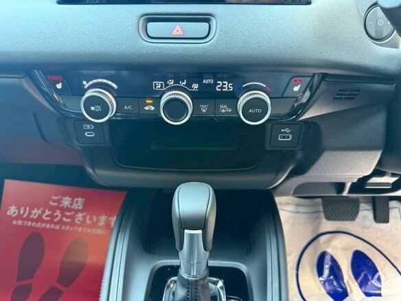 2022 Honda Vezel II, серый, 2200000 рублей - вид 11