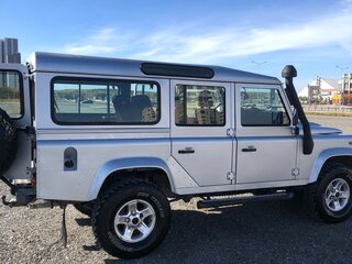 2008 Land Rover Defender 110 I Рестайлинг, серебристый, 2000000 рублей, вид 3