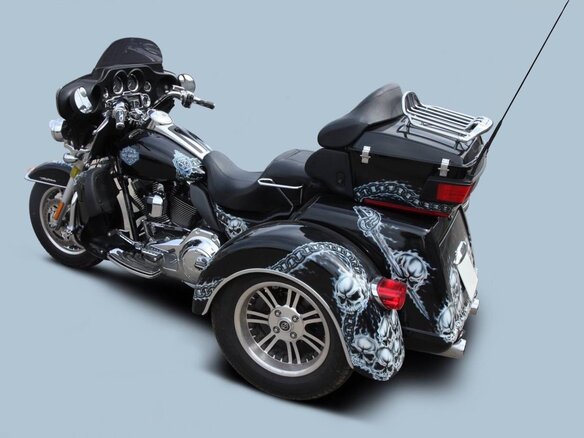 2011 Harley-Davidson CVO Tri Glide, чёрный, 3000000 рублей - вид 5