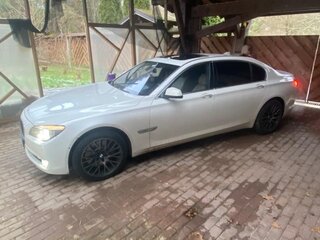 2010 BMW 7 серии Long 750Li xDrive V (F01/F02/F04), белый, 2000000 рублей, вид 5