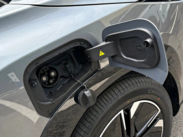 2026 Toyota bZ3X 58.3 kWh, серый, 2710000 рублей - вид 5
