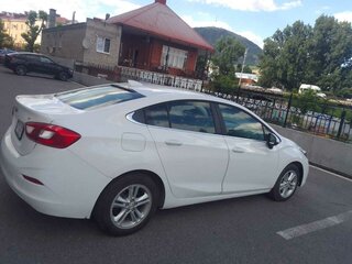 2018 Chevrolet Cruze II, белый, 750000 рублей, вид 3