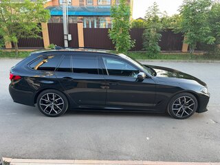 2020 BMW 5 серии 530d xDrive VII (G30/G31/G38) Рестайлинг, чёрный, 5900000 рублей, вид 5