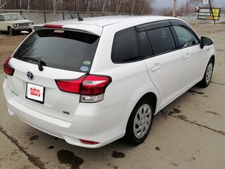 2019 Toyota Corolla Fielder XI (E160, E170) Рестайлинг 2, белый, 1300000 рублей, вид 3