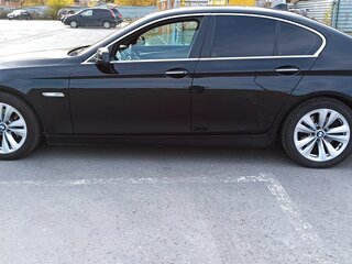 2013 BMW 5 серии 520i VI (F10/F11/F07), чёрный, 1970000 рублей, вид 4