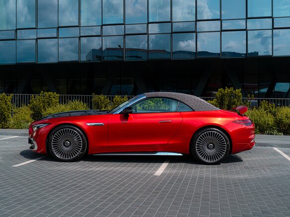 2025 Mercedes-Benz Maybach SL, красный - вид 11