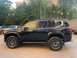 2021 Toyota Land Cruiser Arctic Trucks AT35 300 Series, чёрный, 15000000 рублей, вид 3