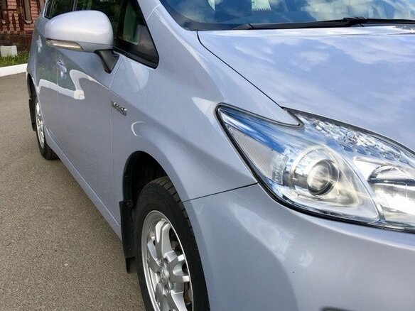 2010 Toyota Prius III (XW30), голубой - вид 2