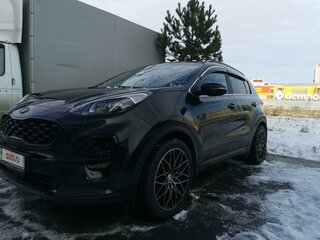 2021 Kia Sportage IV Рестайлинг, чёрный, 3100000 рублей, вид 3