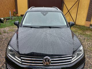 2017 Volkswagen Touareg II Рестайлинг, чёрный, 3605000 рублей, вид 1