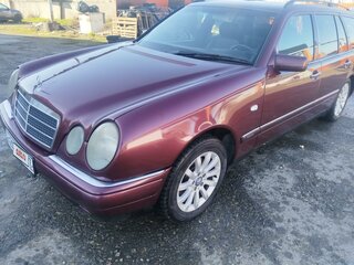 1997 Mercedes-Benz E-Класс 280 II (W210, S210), пурпурный, 800000 рублей, вид 1