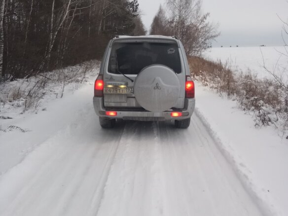 2004 Mitsubishi Pajero III Рестайлинг, серебристый, 1150000 рублей - вид 5