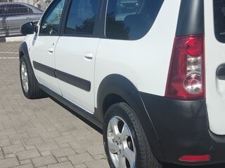 2017 Lada (ВАЗ) Largus Cross I, белый, 780000 рублей, вид 4