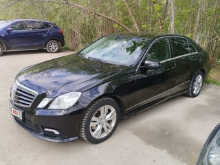 2010 Mercedes-Benz E-Класс 250 5G-Tronic IV (W212, S212, C207), чёрный, 1400000 рублей, вид 1