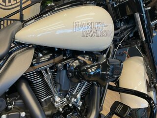 2023 Harley-Davidson Street Glide ST, серебристый, 3740000 рублей, вид 4