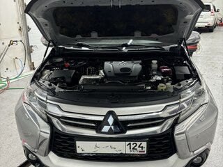 2017 Mitsubishi Pajero Sport III, серебристый, 3400000 рублей, вид 3