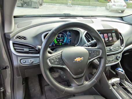 2015 Chevrolet Volt II, серый, 1450000 рублей, вид 4