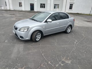 2010 Kia Rio II Рестайлинг, серебристый, 630000 рублей, вид 4