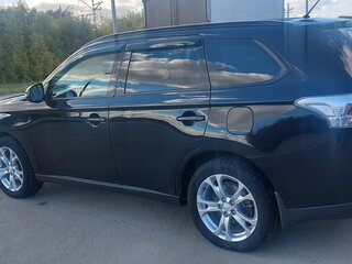 2012 Mitsubishi Outlander III, чёрный, 1580000 рублей, вид 3