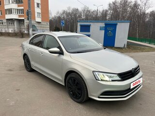 2015 Volkswagen Jetta VI Рестайлинг, серебристый, 1300000 рублей, вид 3