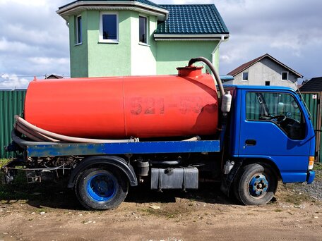 2001 Isuzu Ассенизаторская машина, голубой, 1500000 рублей, вид 1