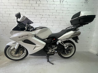 2009 Honda VFR 800, белый, 500000 рублей, вид 2