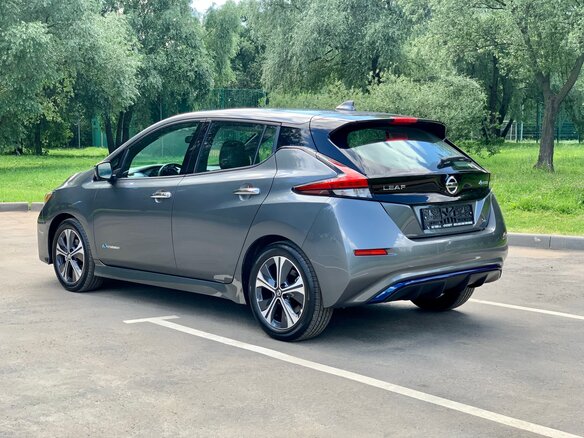 2019 Nissan Leaf II (ZE1), серый - вид 5