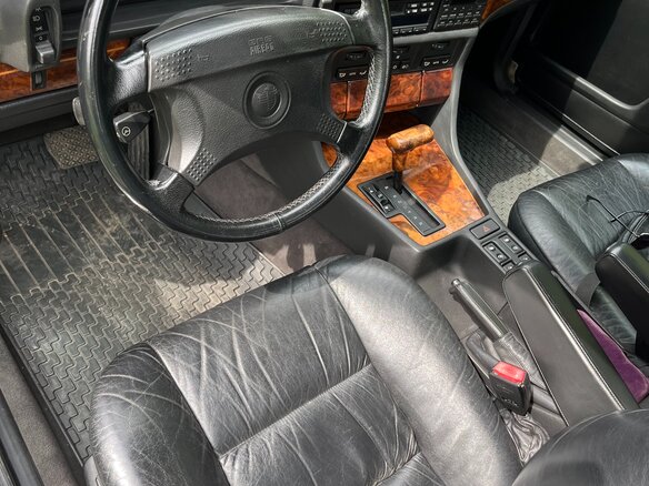 1993 BMW 7 серии 740i II (E32), серый - вид 3
