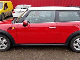 2011 Mini Hatch One II (R56) Рестайлинг, красный, 890000 рублей, вид 4