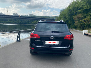 2010 Volkswagen Touareg II, чёрный, 2450000 рублей, вид 4