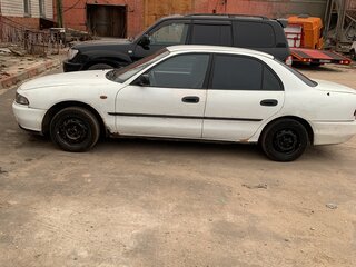 1994 Mitsubishi Galant VII, белый, 135000 рублей, вид 2