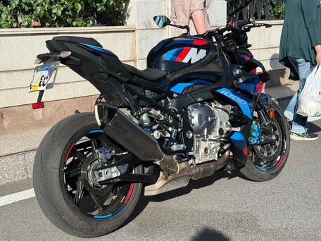 2024 BMW M 1000 R, чёрный, 2350000 рублей, вид 4