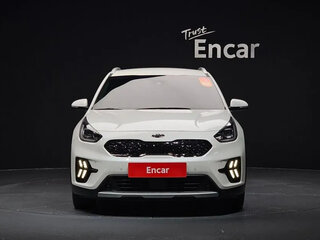 2021 Kia Niro I Рестайлинг, белый, 1600000 рублей, вид 3