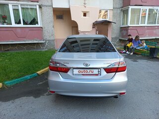 2015 Toyota Camry VII (XV50) Рестайлинг, серебристый, 2299000 рублей, вид 4
