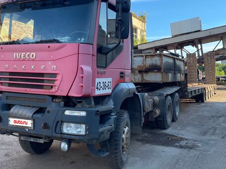 2007 Iveco Trakker, красный, 4000000 рублей, вид 2