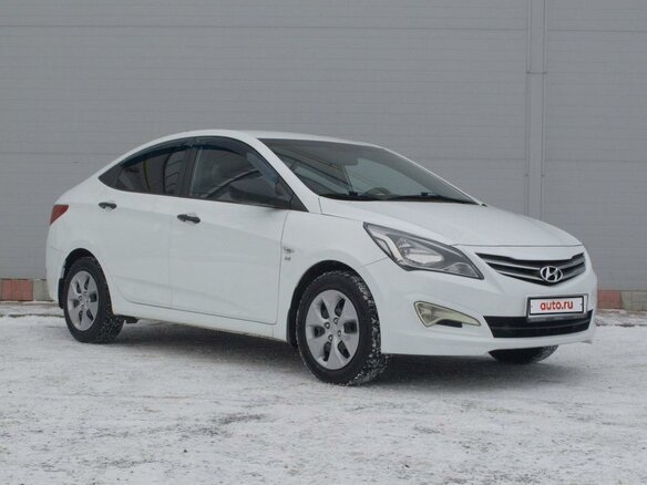 2015 Hyundai Solaris I Рестайлинг, белый, 1100000 рублей - вид 2