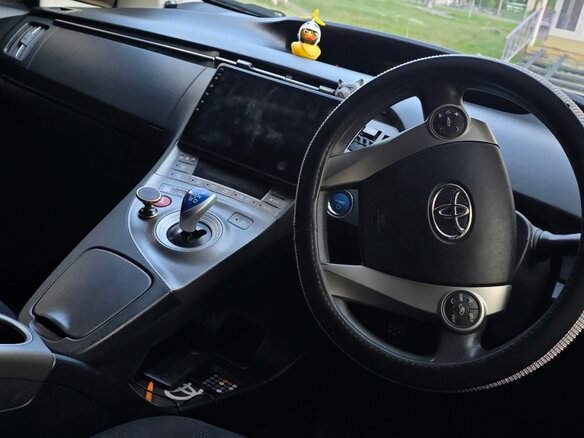 2012 Toyota Prius III Рестайлинг (XW30), белый, 1100000 рублей - вид 6